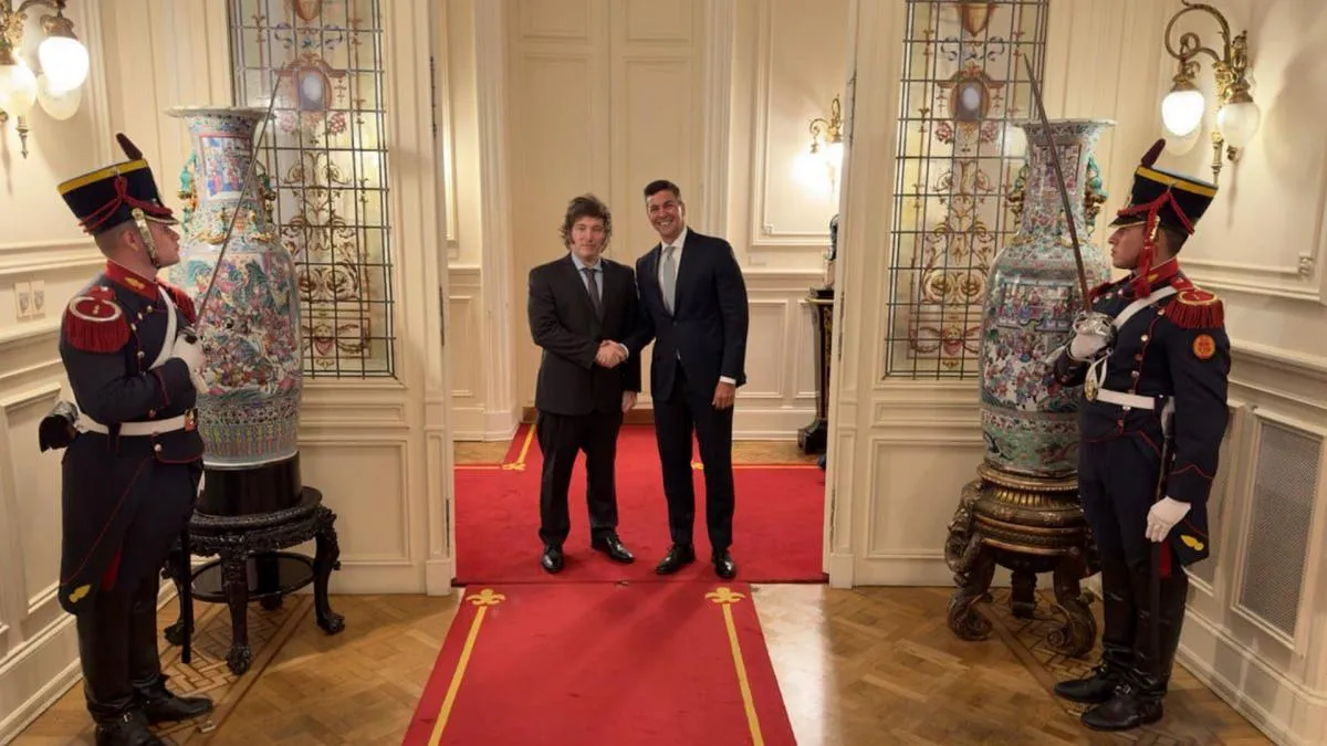 Milei recibió a su par de Paraguay, otra vez con Yacyretá y la Hidrovía como ejes del encuentro
