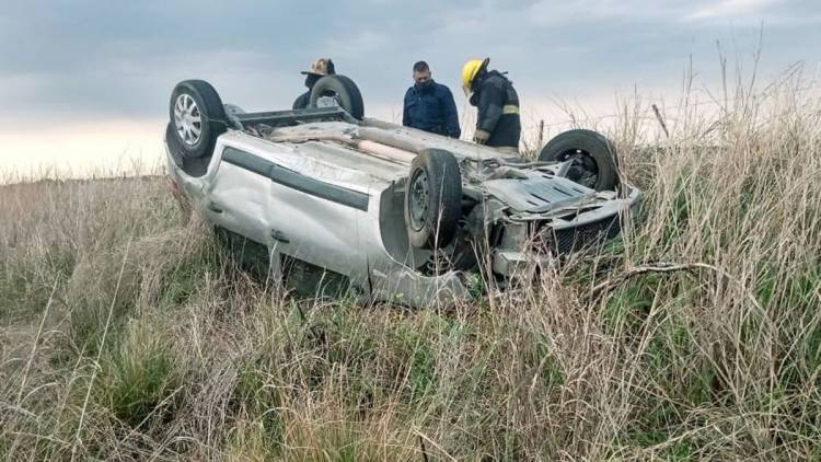Dos riocuartenses heridos al volcar en la ruta provincial 30