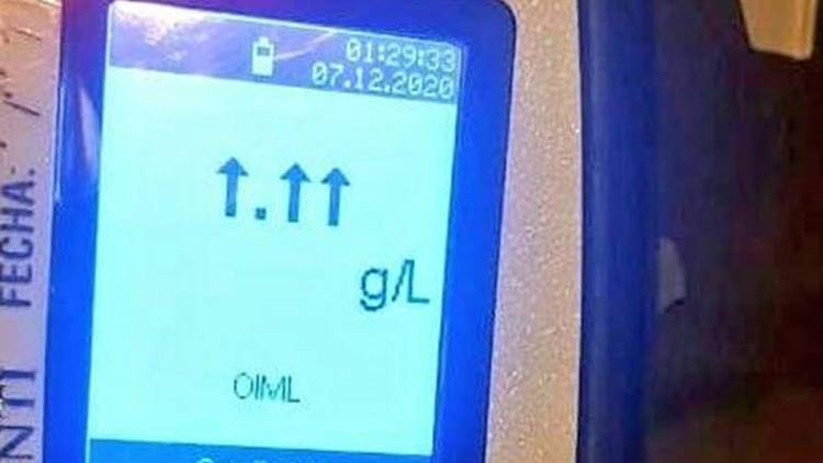 Insólito: Conductor estaba tan ebrio que superó los límites del alcoholímetro