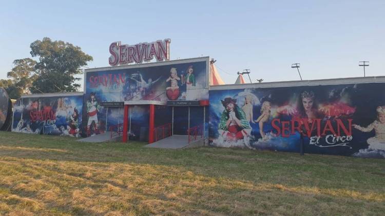 Una nueva integrante riocuartense en el circo: dos artistas dieron a luz a una beba en la Maternidad