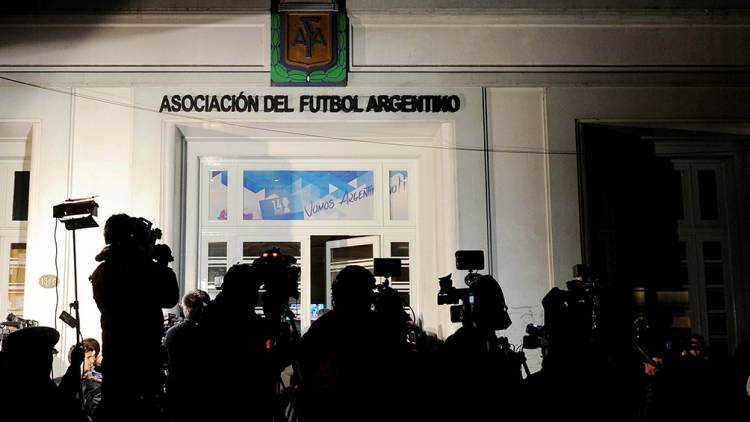 Allanaron sede de la AFA en una causa por lavado de dinero y defraudación