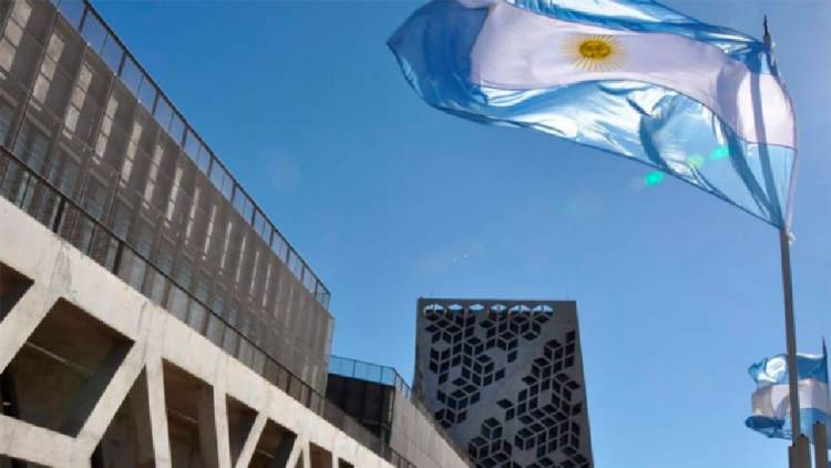Restricciones: definen su alcance pero sin confinamiento total