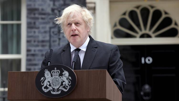 Boris Johnson casi se ahoga en el mar durante sus vacaciones en Escocia