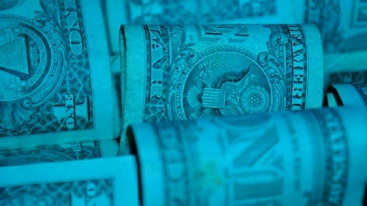 El dólar blue llegó a los $200, en su nuevo máximo histórico