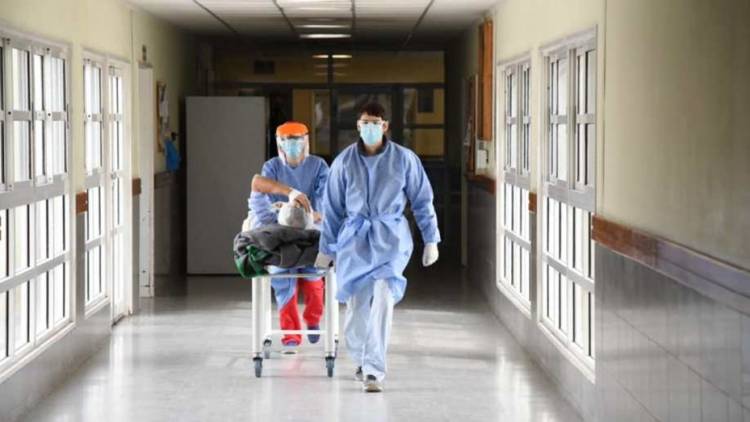 Nuevo récord en contagios en Argentina: 9.336 casos y 24 muertes