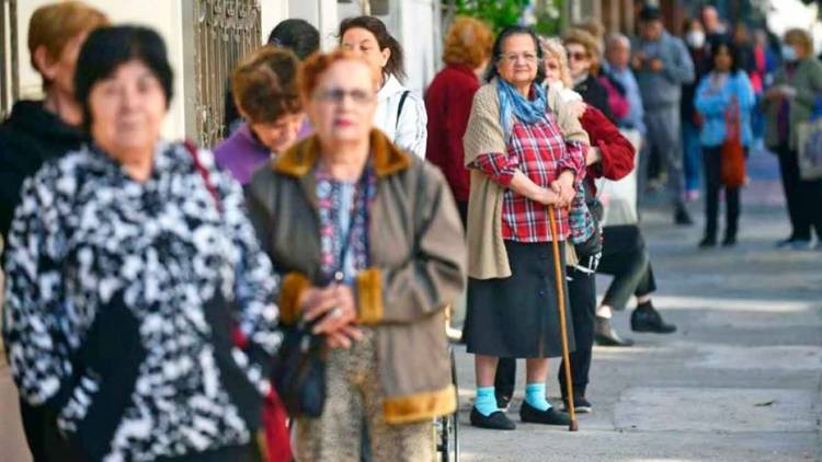 Por la suba del salario mínimo, aumentarán las jubilaciones en abril y mayo