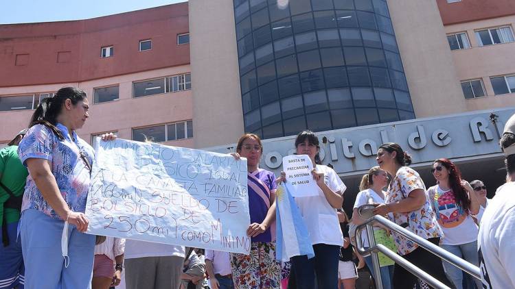 Trabajadores de la salud aseguran que la Provincia "freezó" las negociaciones