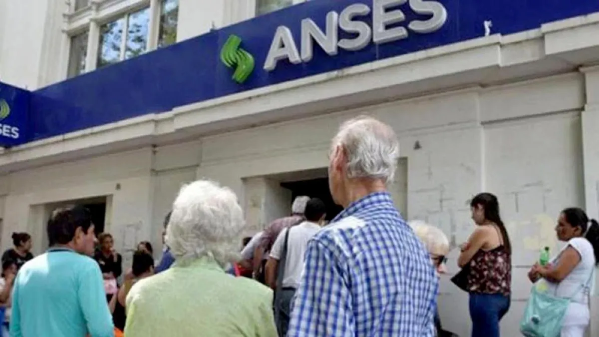 Anuncian alza de 20,87% en jubilaciones y pensiones y refuerzo de $55 mil para mínima