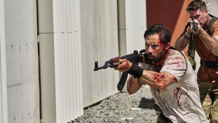 Con potentes escenas de acción se estrena el thriller bélico "Rescate imposible"