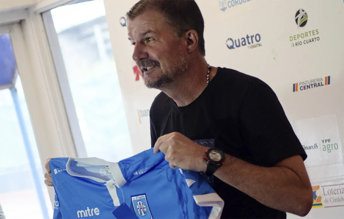 Profundo pesar en Estudiantes por el fallecimiento del DT Gustavo Raggio