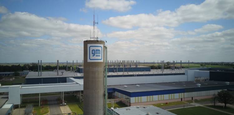 La recesión pega en el empleo: General Motors vuelve a parar su planta y abre un plan de retiros voluntarios
