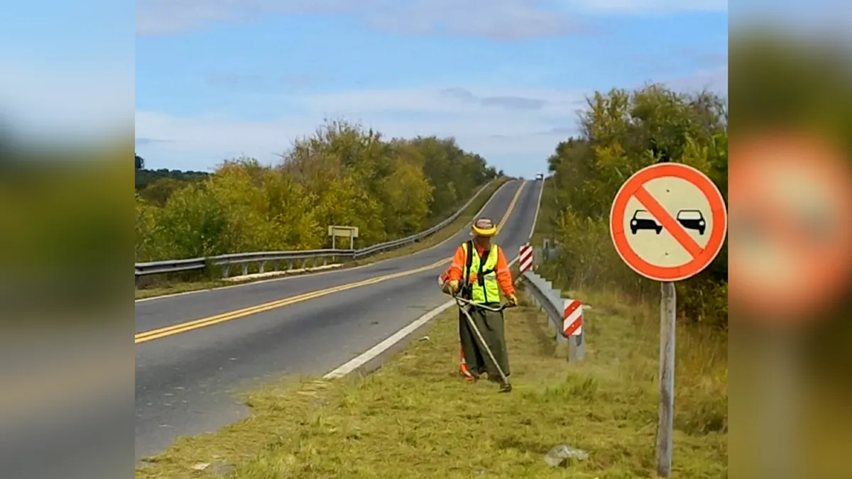 Vialidad interviene con trabajos de bacheo en las rutas 158 y 35